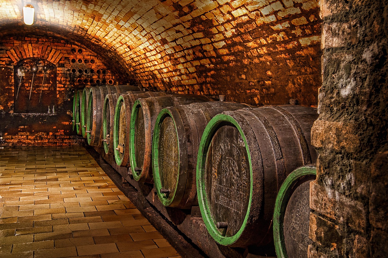 Traditioneller Weinkeller in Italien – Italienische Weinlagerung
