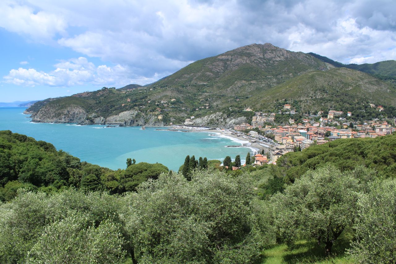 Riomaggiore in den Cinque Terre – bunte Häuser am Meer